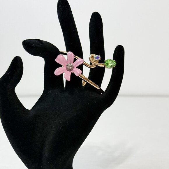 Betsey Johnson NWOB Gold Tone Flower Bangle Bracelet Crystal Accent Drop Earring - Picture 16 of 16